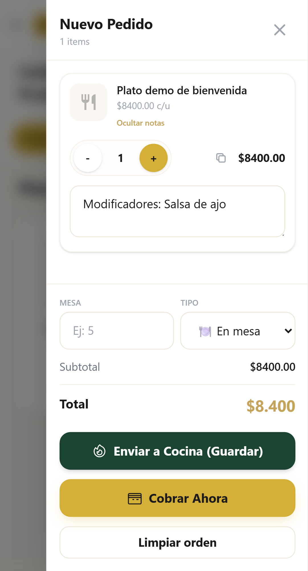 Carrito móvil del POS con producto agregado